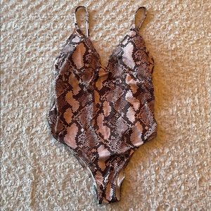 HM snake skin print 1pc bathing suit sz 12